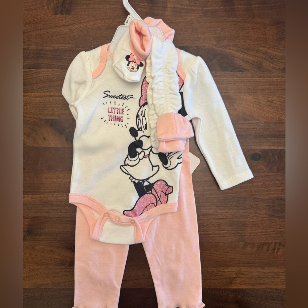 Baby girl clothing bundle size 3-6 months - Picture 7 of 7